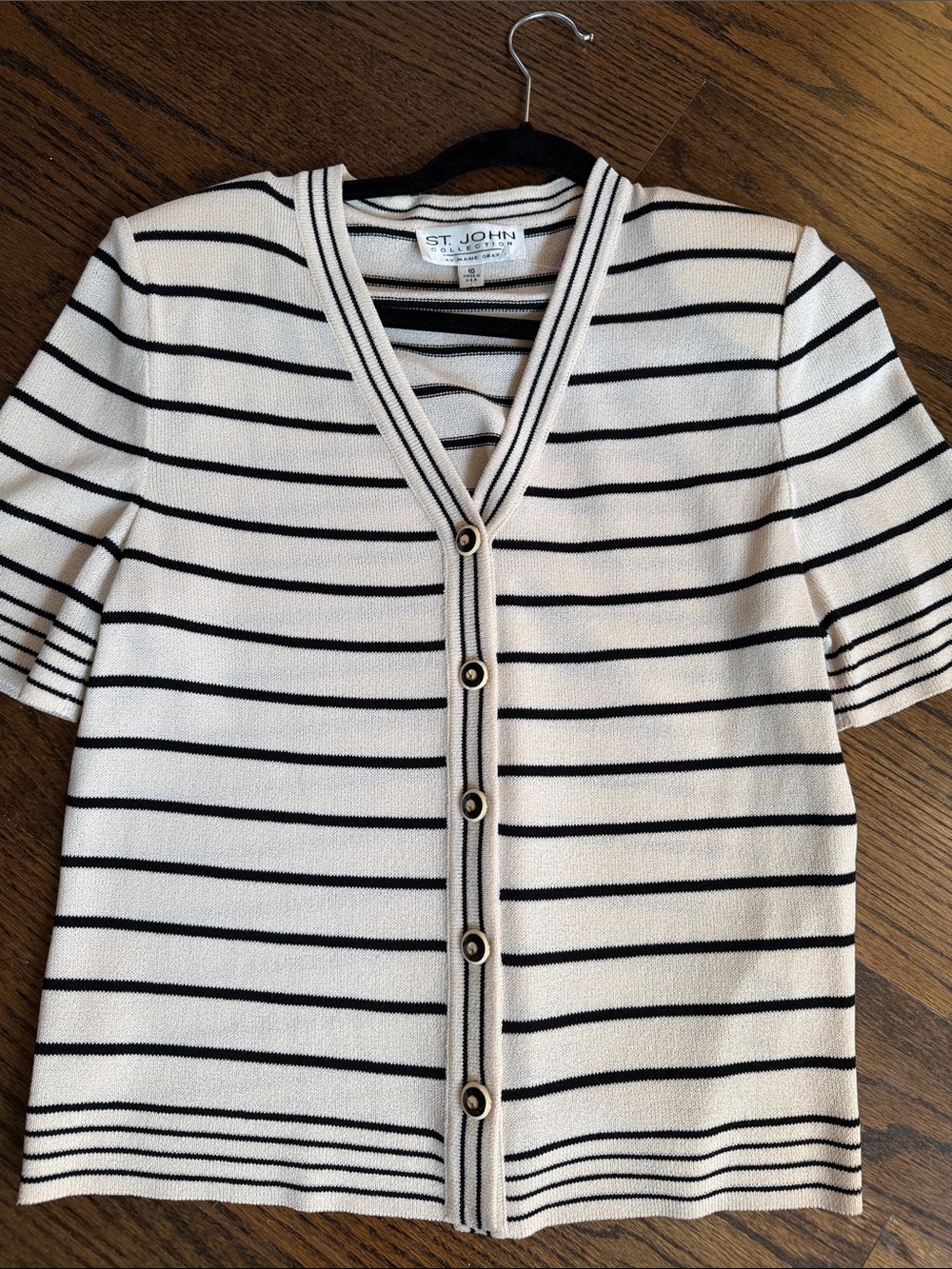 St. John Ivory and Black Striped Short Sleeve Knit Cardigan Sz 10 excellent